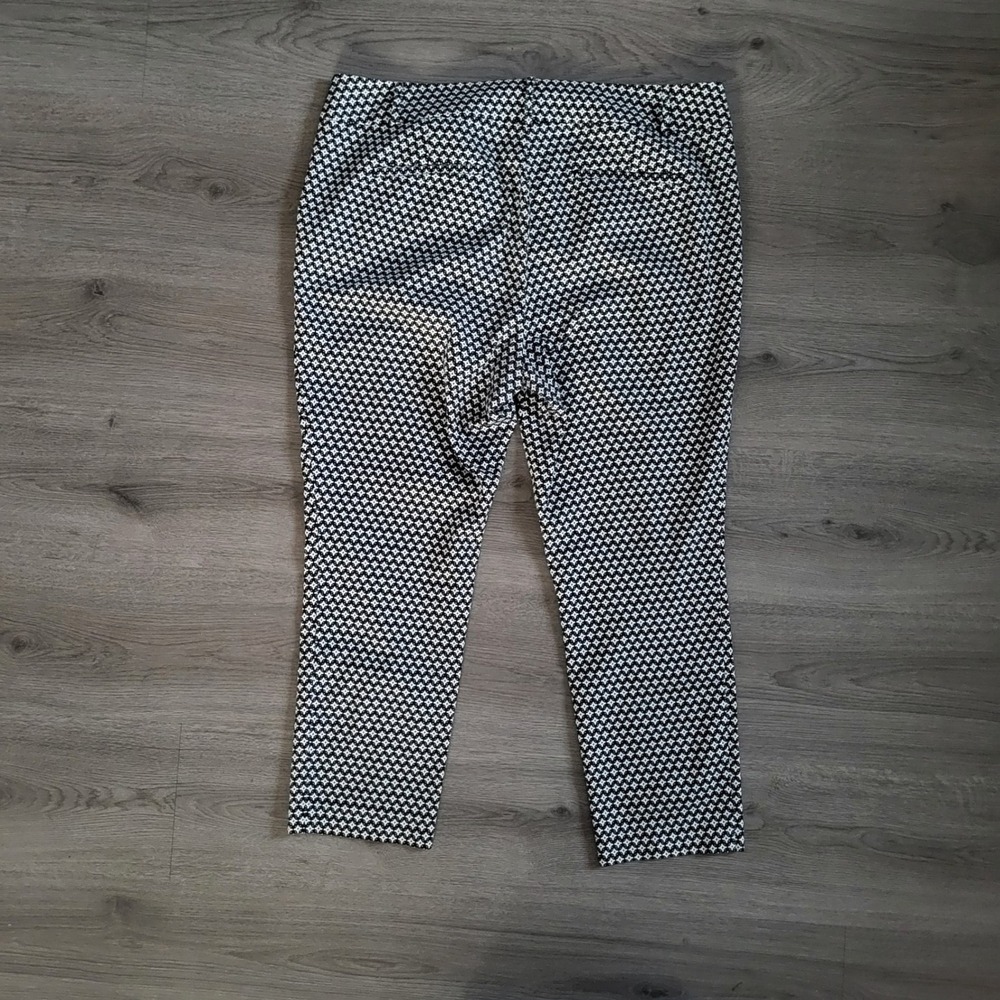 LOFT Outlet Modern Skinny Ankle Pants Black White Geometric Diamond Print 16 - Picture 5 of 7